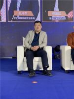 梦天家居集团营销总裁屈凡军在“中国木门及定制行业发展趋势论坛”发表观点