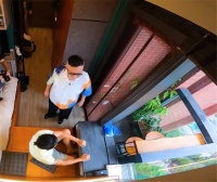 香港30岁单身青年月入3万，花400万买下18㎡纳米楼：我太幸福了