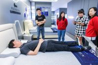 CIFF家游栈品牌行走进舒是，独家研制5G深睡眠中国芯科技