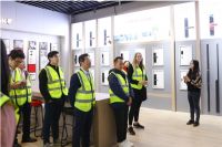 中国瑞典商会代表团莅临亚萨合莱盼盼安全门 成都生产基地参观交流