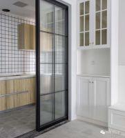 厨房装推拉门早就过时了，聪明人都用这2种隔断，后悔没有早知道