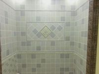 卫生间贴瓷砖，老公硬要做个“地爬墙”，完工后我看愣了，太美了