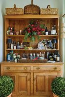 住宅案例 | 这座山坡上的家园使用11种颜色来诠释节日的意义