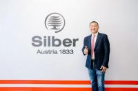 郑孝佐：信鸿与Silber的合作是奥利地精湛门窗工艺与现代化高端智能制造的完美结合