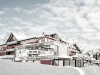 在漫天飘雪中，与BETTE德国贝缇邂逅冬日浪漫