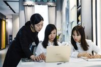 【中国软装臻选黑钻门店】艾是·布家居广州从化经销商王文静：抱怨身处黑暗，不