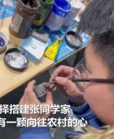 山东小伙花18天复刻网红“张同学”的家，细节一个不差！太厉害