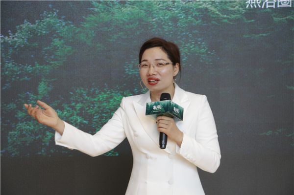 资深媒体人，燕浴圈创始人李天燕