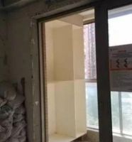 别嫌我多嘴：阳台真不该装“柜子”，看着实用，住久就知多坑