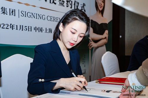 “九球天后”潘晓婷成为圣蒂斯堡品牌形象大使(图4)
