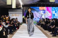 沪上时尚圈聚焦BCBGMAXAZRIA大秀，爱涂妆玩转色彩管理成行业新势力