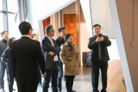 青浦区政协主席曹卫东一行莅临书香门地集团参观指导