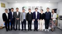 万百万用脚步丈量世界 用时间践行梦想