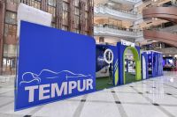 女足名将浦玮空降TEMPUR泰普尔“能量睡感站”，点燃世界杯别样冬日激情