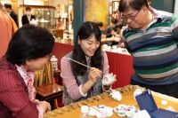 景德镇非遗传承人孙德娜陶瓷艺术展亮相香港中艺