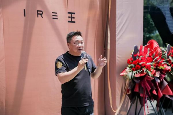 主标题：四季充美 万物皆好