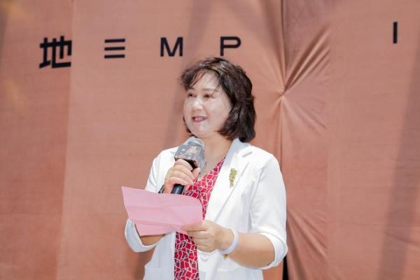 主标题：四季充美 万物皆好