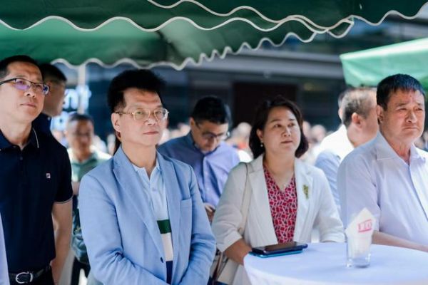 主标题：四季充美 万物皆好