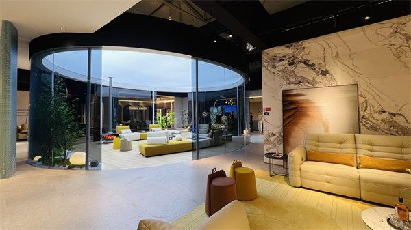 【左右设计家展厅现场图】