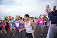 万亩花海 万人奔跑，2023伊宁马拉松打造最美体育赛事