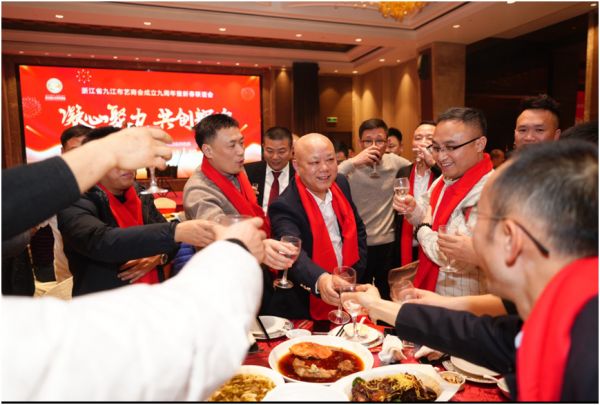 https://img.toumeiw.cn/upload/ajax/20240125/1b7048cea80b9c68ec1d71dfaf4093ec.png