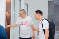 乐立福融合传统雕花艺术，实现“花无形，色无界”的现代设计
