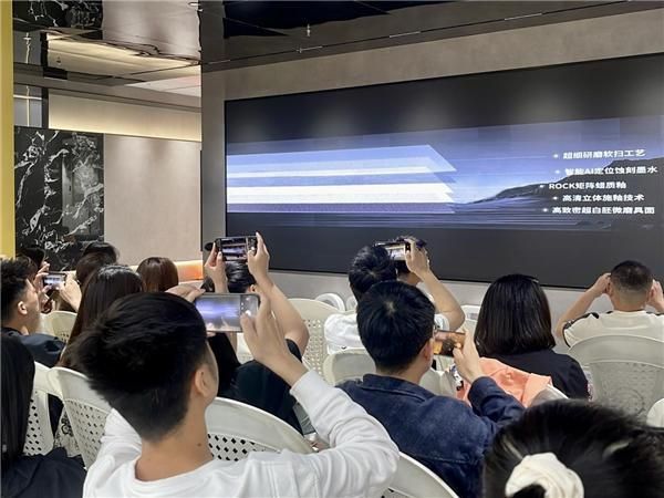 同城引流 · 线上突围 | 直击QD瓷砖终端同城获客秘诀