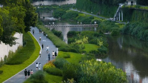 水与城的空间交织与新生：景观建筑师王娜的城市水脉营造