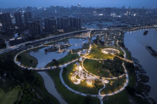 水与城的空间交织与新生：景观建筑师王娜的城市水脉营造