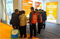 柯桥窗帘墙布展热度飙升，奇兵到家助力商家打破售后瓶颈