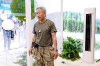 足球传奇萨内蒂亲临海信空调展区，中文点赞“好新风 好睡眠”