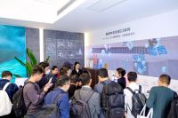 足球传奇萨内蒂亲临海信空调展区，中文点赞“好新风 好睡眠”