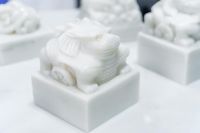 以“全球最大”+“全球最先”，尚玥实现了汉白玉的双冠突围