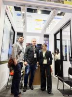 德技优品门窗亮相第137届广交会：以“中国制造”赋能全球家居新生态    “小门窗”也有大...
