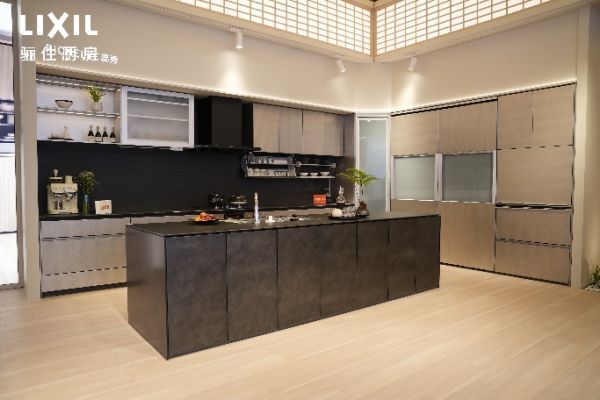 A kitchen with a large island AI-generated content may be incorrect.