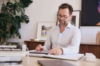 爱马仕合作设计师跨界启航！万华禾香“芮铂”高端板材珠江盛宴首发在即！