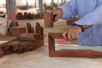 东成红木：业界公认的“大红酸枝专家”