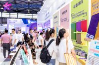 紫荆花：靠独家玩具漆征服大客户，靠43年技术深耕穿越周期