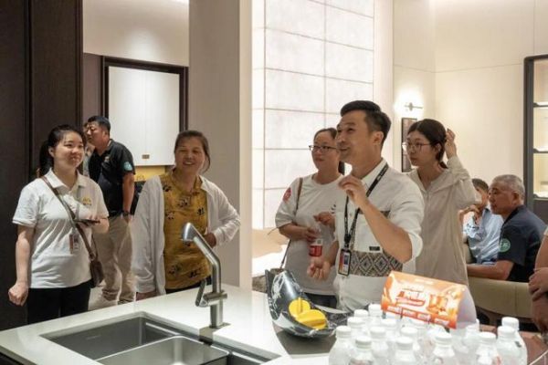 燃爆双节！莫干山全屋定制厂购狂揽120单，350+份豪礼送不停，惠民热潮席卷全场！