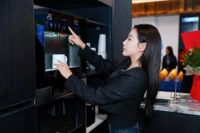 世界冠军贾丽亚现身长沙 为约克中央空调城市体验中心开业盛典助力