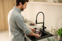 汉斯格雅沄雨厨房龙头上市，联合硕科SCHOCK推出晶莹厨房套装，打造精致厨房好搭档