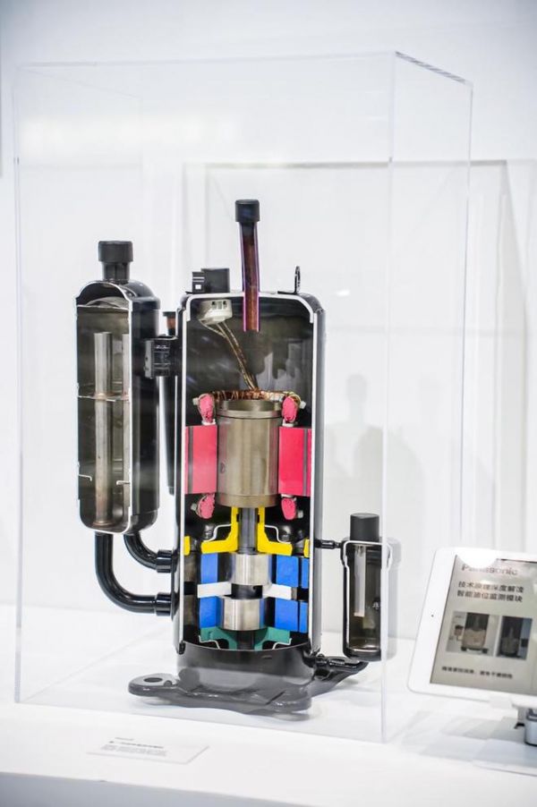 松下携首创、首发、首展新品亮相进博 释放AI创新势能