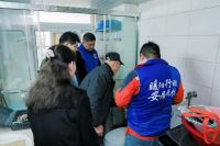 暖阳照进社区 匠心守护晚年｜百安居政企联动公益行 为银发族改造适老居家环境