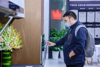 AWE上的“少数派报告”：皇冠电气的长期主义实践