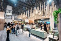 CIFF广州开幕首日直击： 迪欧集团“破茧”登场，新品牌迪欧S成全场焦点