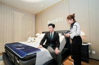 港星温兆伦助阵舒达惊折季，春日好眠正当时