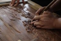 深雕琢魂，器以传家：古森红木的品质之道