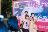 为什么深圳人的朋友圈被一辆粉色巡游车刷屏了？