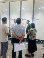 新锐榜评委团莅临粤强瓷砖展厅 共鉴 m9七彩结晶质感与国潮美学