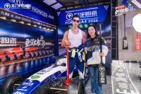 单场直播登顶行业TOP1！宏宇陶瓷龙船IP营销打出品效王炸